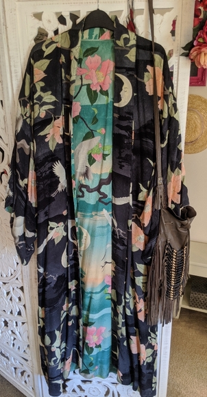 Spell & the Gypsy Kimonos Collection, black & reds - Picture 7 of 8